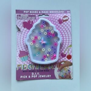Pick and Pop Jewelry Cupcake - Bullseye's
Playground™